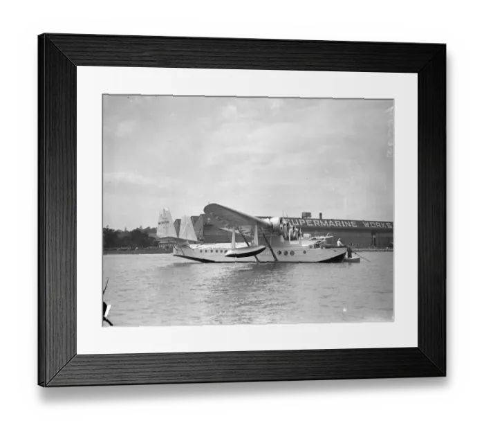 Framed Print : The Pan American flying boat, Clipper III landing at Southampton Framed Print : The Pan American flying boat, Clipper III landing at Southampton