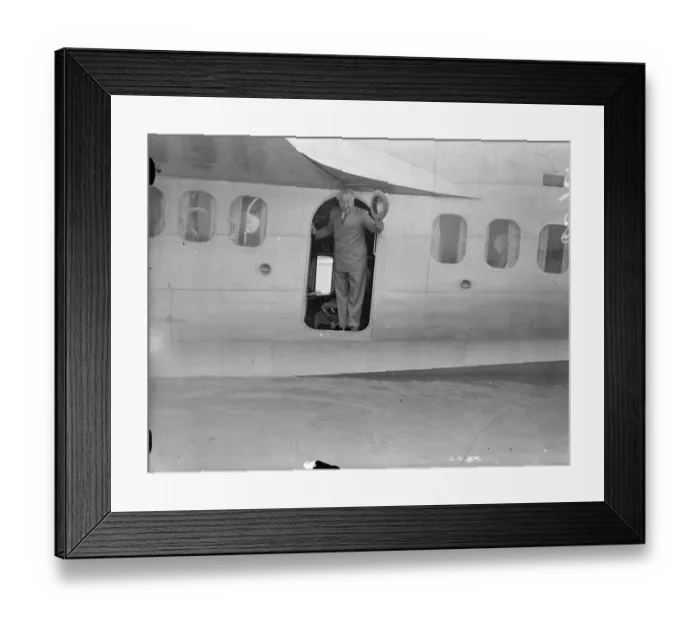 Framed Print : Australian Premier, leaves for Holland by flying boat on way home. Mr J A Lyon s