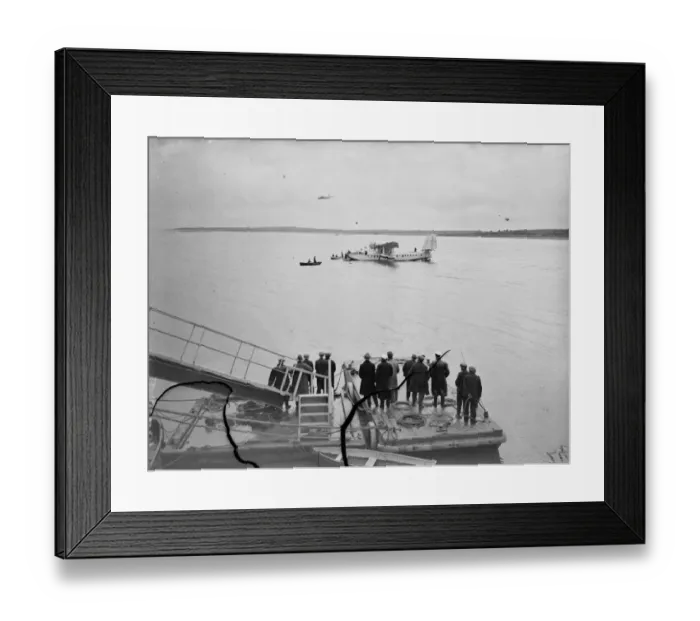 Framed Print : Cheering crowds. The Clipper landing on sea Framed Print : Cheering crowds. The Clipper landing on sea