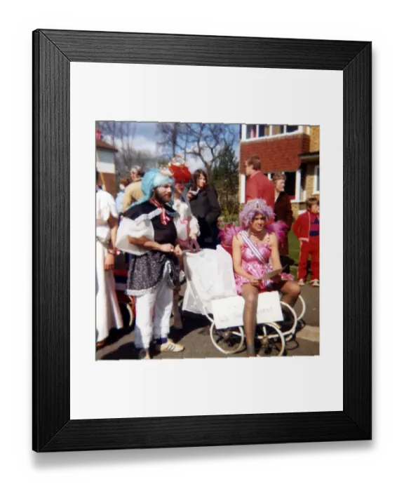 Framed Print : Edenbridge Pram Race in the year of the Queen's Silver Jubilee 1977 Gordon Hancock as Queen Victoria, Steve White as Queen Elizabeth I and Nigel North as Queen Elizabeth II Framed Print : Edenbridge Pram Race in the year of the Queen's Silver Jubilee 1977 Gordon Hancock as Queen Victoria, Steve White as Queen Elizabeth I and Nigel North as Queen Elizabeth II