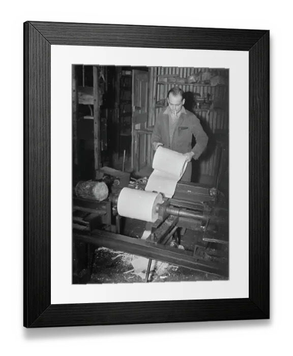 Framed Print : Chip Basket making - Edenbridge. 22 March 1948