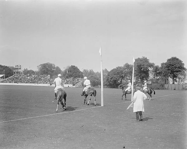10, 000 watch Anglo American trial Polo The Mercian line up to receive a penalty