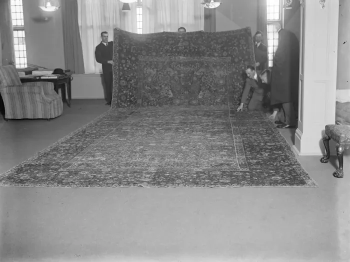 Framed Print : The ? 100, 000 carpet A wonder carpet which has just been brought to London by the purchasers Framed Print : The ? 100, 000 carpet A wonder carpet which has just been brought to London by the purchasers