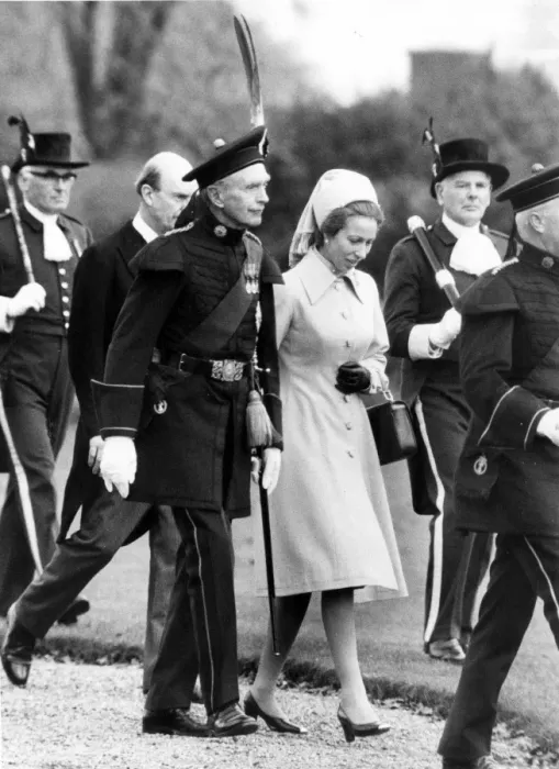 Framed Print : 19th October 1976: Royal Archers Tercentary. Princess Anne accompanies Major The Lord Hume Framed Print : 19th October 1976: Royal Archers Tercentary. Princess Anne accompanies Major The Lord Hume