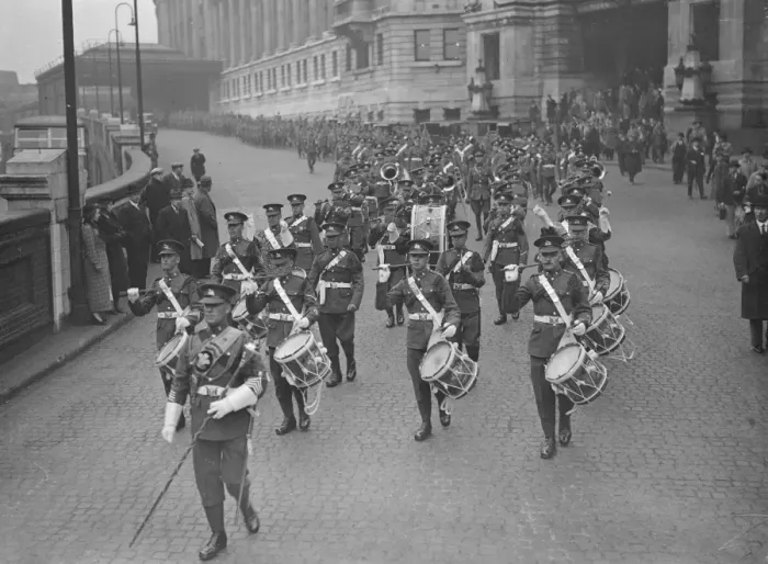 Framed Print : 2nd Battalion West Yorkshire Regiment ( Prince of Wales Own ) arriving at Waterloo