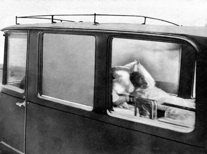 Framed Print : 9 February 1929 King George V inside a motor ambulance on his way from Buckingham Framed Print : 9 February 1929 King George V inside a motor ambulance on his way from Buckingham