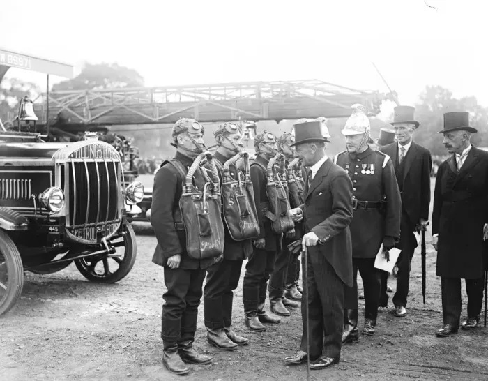 Framed Print : Admiral Jellicoe inspects London fire brigade at Victoria Park. Admiral Jellicoe