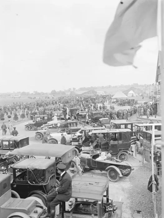 Framed Print : Aerial Derby at Hendon on July 5th 5 July 1919 Framed Print : Aerial Derby at Hendon on July 5th 5 July 1919
