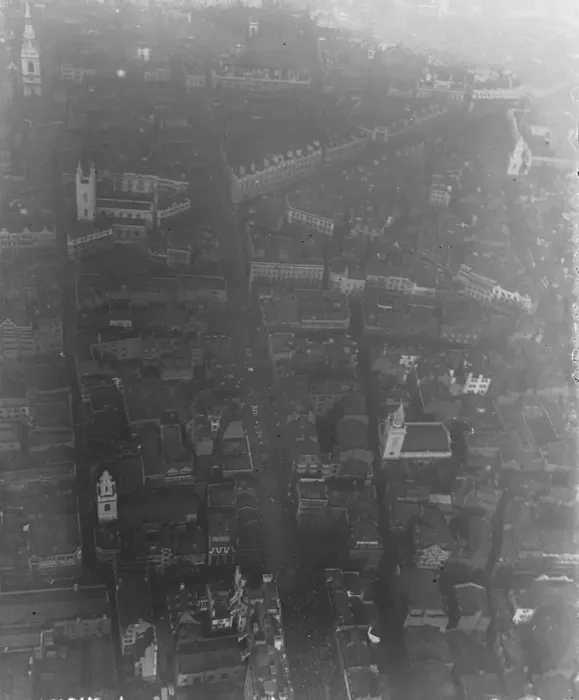 Framed Print : Aerial photo of London taken from airship R 22 1920 Framed Print : Aerial photo of London taken from airship R 22 1920
