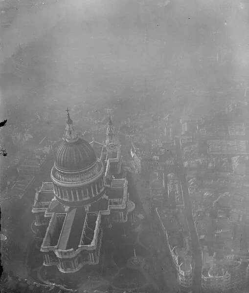 Aerial photo of St Pauls of London taken from airship R 22 1920