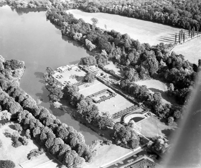 Framed Print : Aerial view of Hever Castle, Hever, Kent, England 15 September 1962 Framed Print : Aerial view of Hever Castle, Hever, Kent, England 15 September 1962