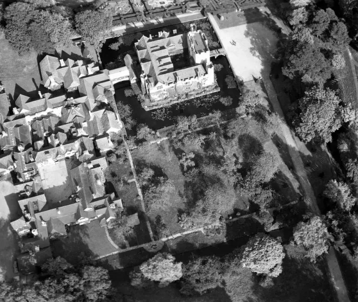 Framed Print : Aerial view of Hever Castle, Hever, Kent, England 15 September 1962 Framed Print : Aerial view of Hever Castle, Hever, Kent, England 15 September 1962