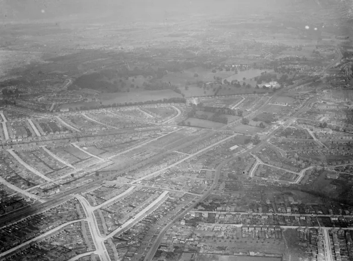 Framed Print : An aerial view of Sidcup, Penhill and Blackfen in Kent. 1939 Framed Print : An aerial view of Sidcup, Penhill and Blackfen in Kent. 1939
