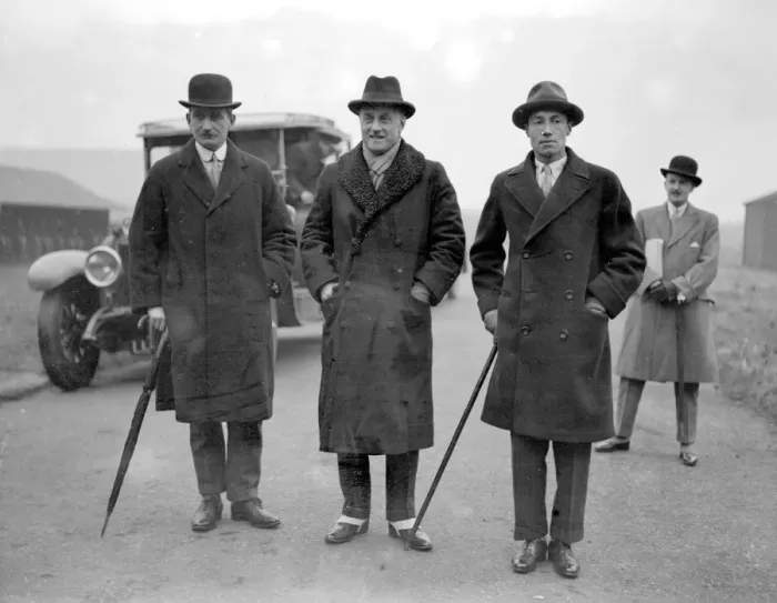 Framed Print : Air chiefs at Cardington Aerodrome. Air Marshal Sir John Salmond, Sir Samuel Hoare