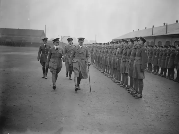 Framed Print : Air Commodore Steel inspects fully fledged aircraftsmen at Cranwell training centre Framed Print : Air Commodore Steel inspects fully fledged aircraftsmen at Cranwell training centre