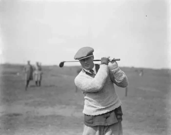 Framed Print : Amateur Golf Championship at Deal, Kent. Douglas Grant in play against Robert