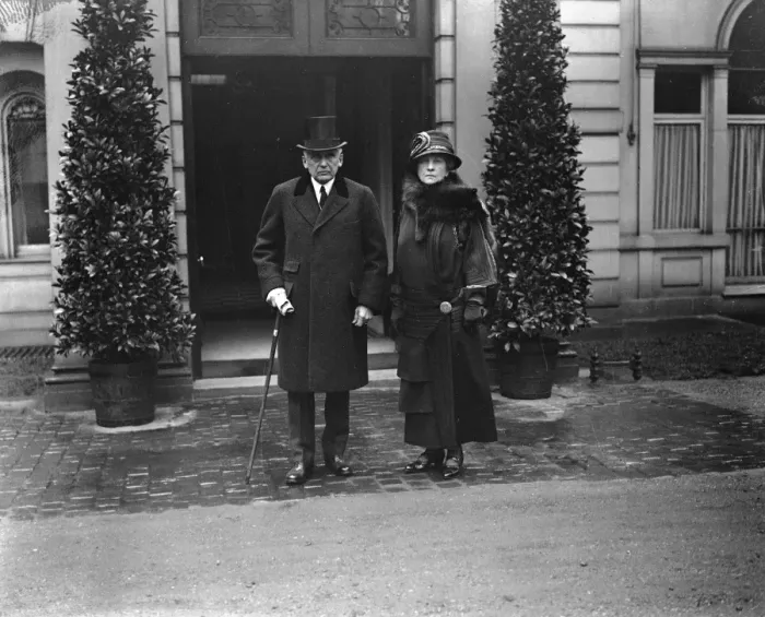 Framed Print : The American ambassador and his wife outside their new London home Mr and Mrs Kellogg Framed Print : The American ambassador and his wife outside their new London home Mr and Mrs Kellogg
