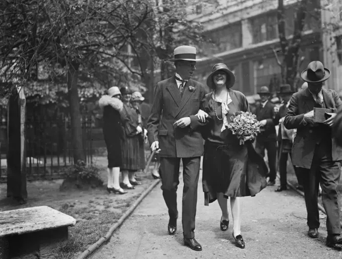 Framed Print : American author weds. Mr Sinclair Lewis and Miss D Thompson leaving the Savoy Framed Print : American author weds. Mr Sinclair Lewis and Miss D Thompson leaving the Savoy