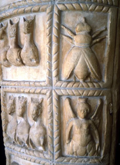 Framed Print : ANIMALS - BEES The bee as an arcane symbol - detail on the body of the huge statue Framed Print : ANIMALS - BEES The bee as an arcane symbol - detail on the body of the huge statue