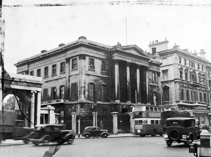 Framed Print : Apsley house, Hyde Park Corner, London residence of the Dukes of Wellington since 1820