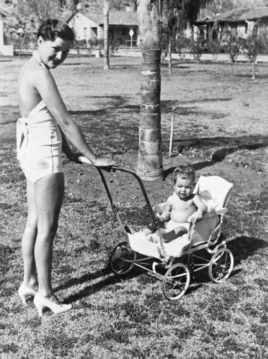 Framed Print : Arlene Judge takes baby for a ride in the Californian sunshine. Mrs Wesley Ruggles