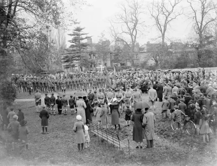 Framed Print : Armistice Day service on Sidcup Green 11 November 1936 Framed Print : Armistice Day service on Sidcup Green 11 November 1936