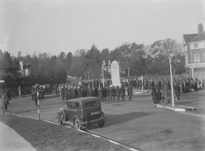 Framed Print : Armistice memorial service in Orpington, Kent. Crowd gathers round the memorial Framed Print : Armistice memorial service in Orpington, Kent. Crowd gathers round the memorial