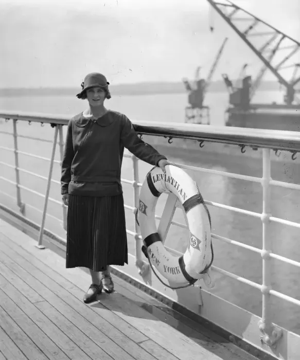 Framed Print : Arrivals on the Leviathan at Southampton Miss Enid Lillian, The new Ziegfield Framed Print : Arrivals on the Leviathan at Southampton Miss Enid Lillian, The new Ziegfield