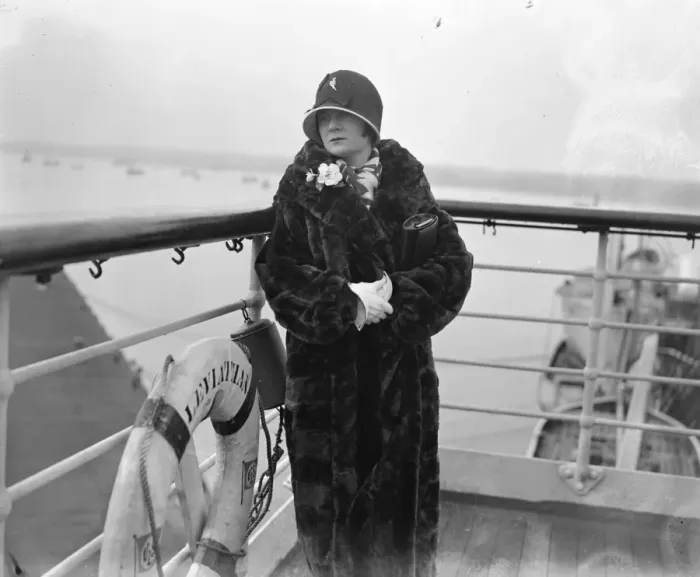 Framed Print : Arrivals on the Leviathan at Southampton Miss Mae Marsh, the cinema star 7 May 1925