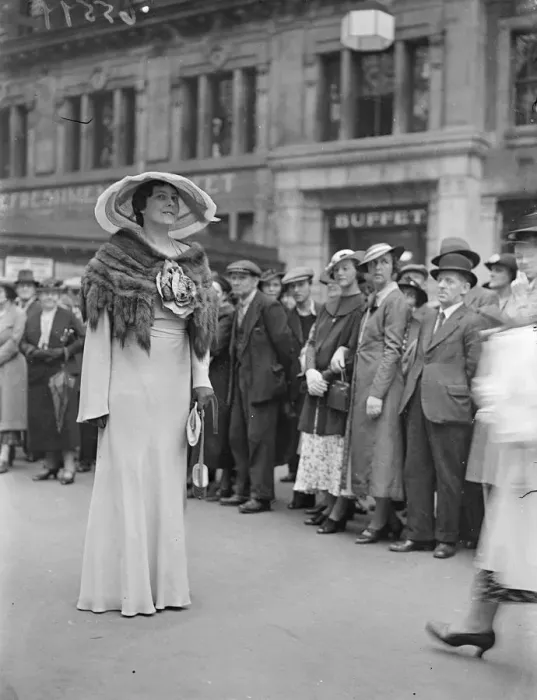 Framed Print : Ascot fashion parade at Waterloo. Photo shows: a tall woman racegoer in a big hat Framed Print : Ascot fashion parade at Waterloo. Photo shows: a tall woman racegoer in a big hat