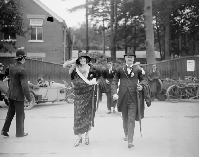 Framed Print : Ascot. Major and Mrs J B Paget. 21 June 1923 Framed Print : Ascot. Major and Mrs J B Paget. 21 June 1923