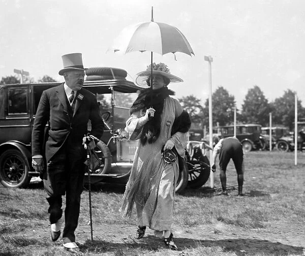 Ascot. Mr and Mrs Munro Coates. 1922