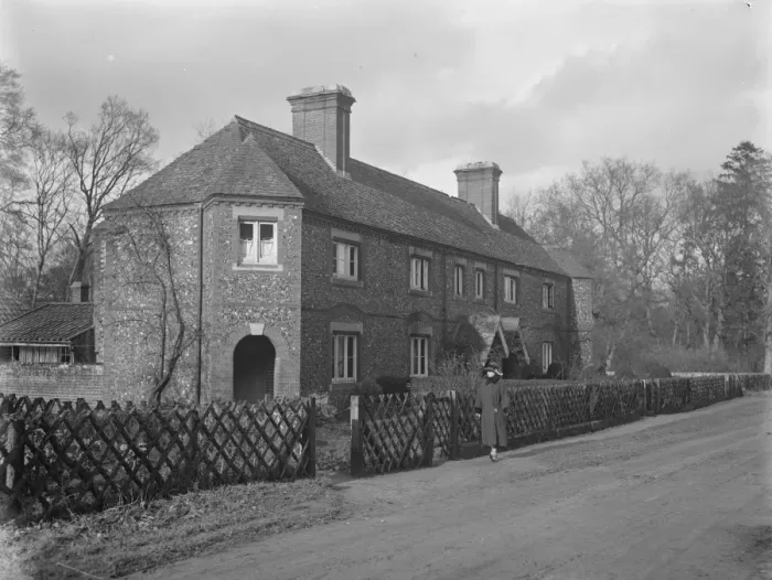 Framed Print : An Australian Farm in England : Ideal in Empire Land training at Lynford Hall, Norfolk Framed Print : An Australian Farm in England : Ideal in Empire Land training at Lynford Hall, Norfolk