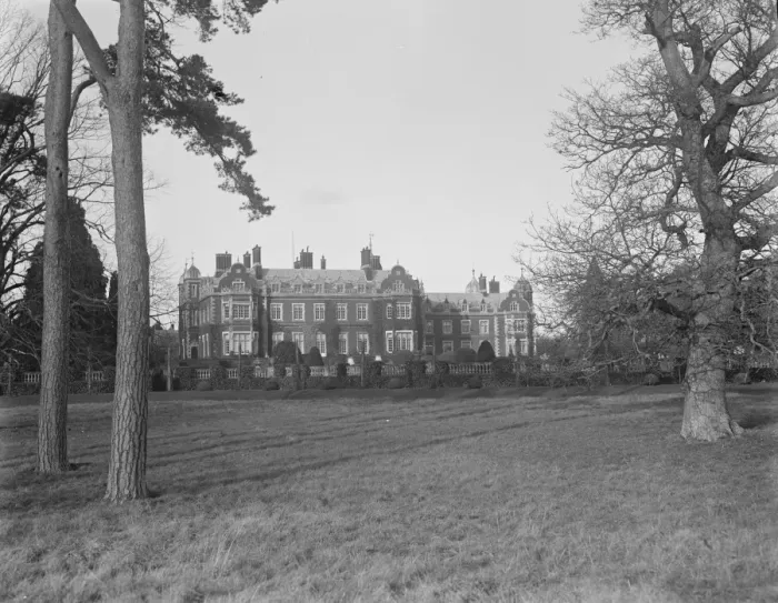 Framed Print : An Australian farm in England : Ideal in Empire Land training at Lynford Hall, Norfolk Framed Print : An Australian farm in England : Ideal in Empire Land training at Lynford Hall, Norfolk