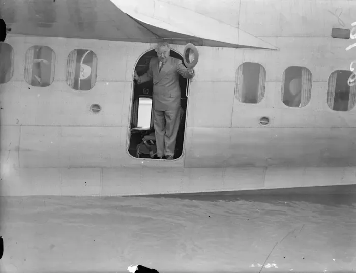 Framed Print : Australian Premier, leaves for Holland by flying boat on way home. Mr J A Lyon s