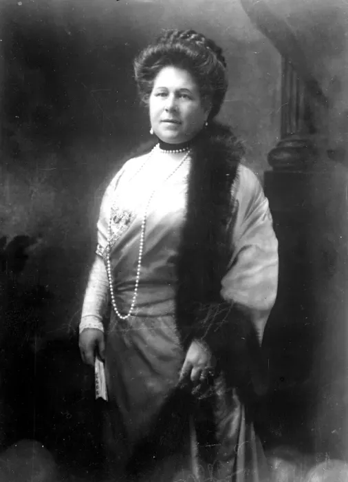 Framed Print : Austria Archduchess Friedrich Austrias model Royal Mother. 1914 Framed Print : Austria Archduchess Friedrich Austrias model Royal Mother. 1914