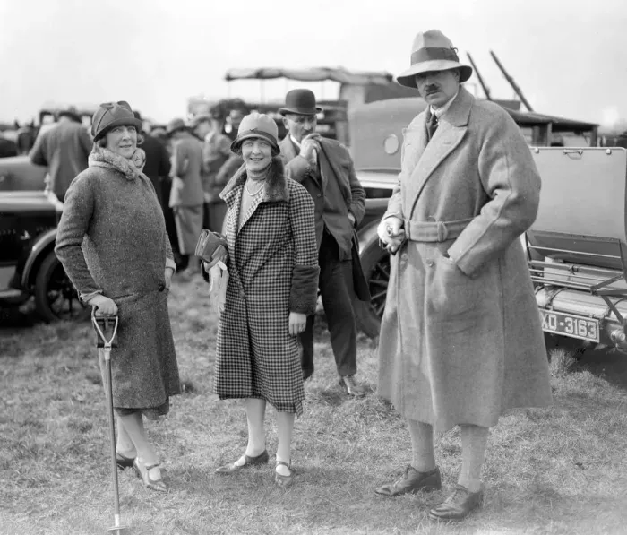 Framed Print : Bar Point to Point at Northaw, Hertfordshire. Mrs Douglas Cory Wright, Mrs Rudolf Levy Framed Print : Bar Point to Point at Northaw, Hertfordshire. Mrs Douglas Cory Wright, Mrs Rudolf Levy