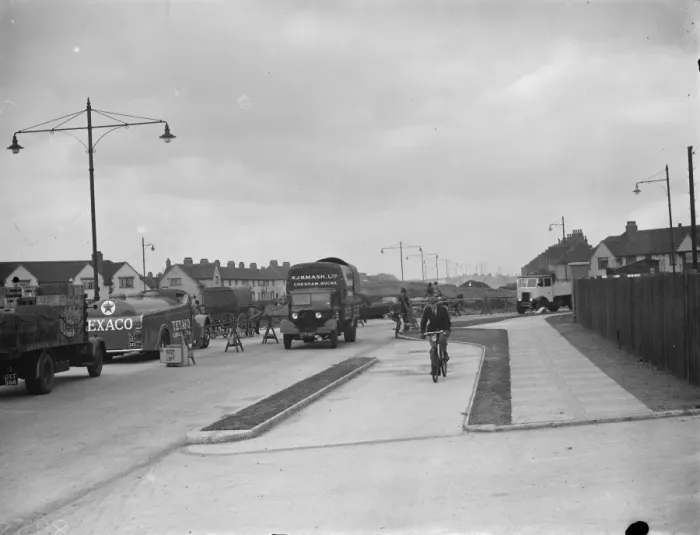 Framed Print : Barking bypass widening. Looking east, showing the new roundabout. 28 May 1938 Framed Print : Barking bypass widening. Looking east, showing the new roundabout. 28 May 1938