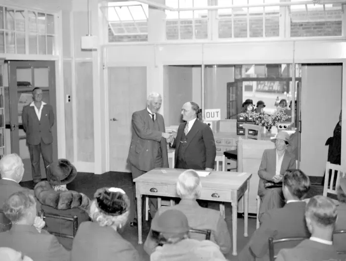 Framed Print : Barnehurst Nein Library opens in Kent. 13 October1934 Framed Print : Barnehurst Nein Library opens in Kent. 13 October1934