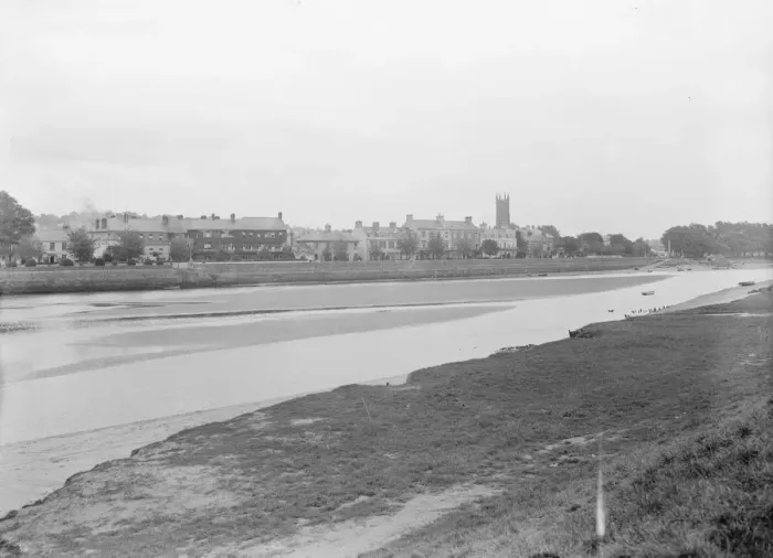 Framed Print : Barnstaple in Devon 1925 Framed Print : Barnstaple in Devon 1925