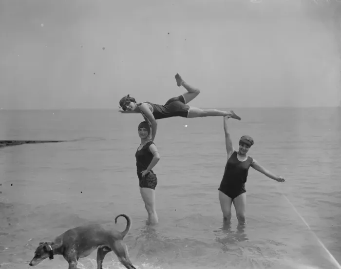 Framed Print : Bathing scenes at Eastbourne. 19 June 1925 Framed Print : Bathing scenes at Eastbourne. 19 June 1925