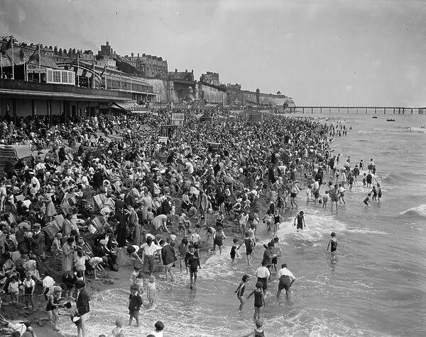 The beach at Ramsgate. 19th August 1929