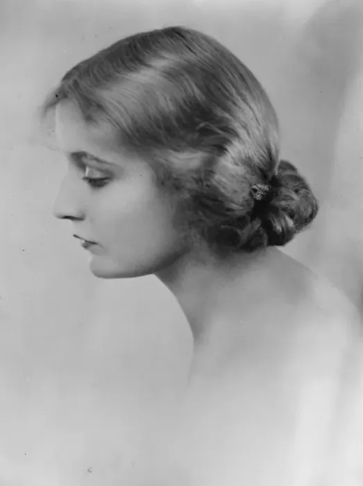 Framed Print : A beautiful actress. Gabrielle Casartelli, who makes her appearance at his Majesty