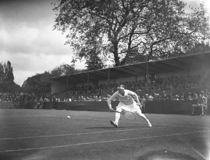 Framed Print : At the Beckenham Tennis Tournament, Mrs Mallory on court. 12 June1926 Framed Print : At the Beckenham Tennis Tournament, Mrs Mallory on court. 12 June1926