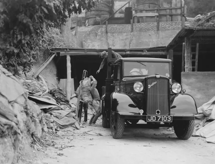 Framed Print : A Bedford truck being loaded up at the Lime Works in Dunton Green, Kent Framed Print : A Bedford truck being loaded up at the Lime Works in Dunton Green, Kent
