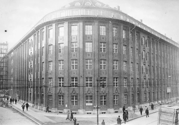 Framed Print : Berlin. The Rent Bank Building 1924