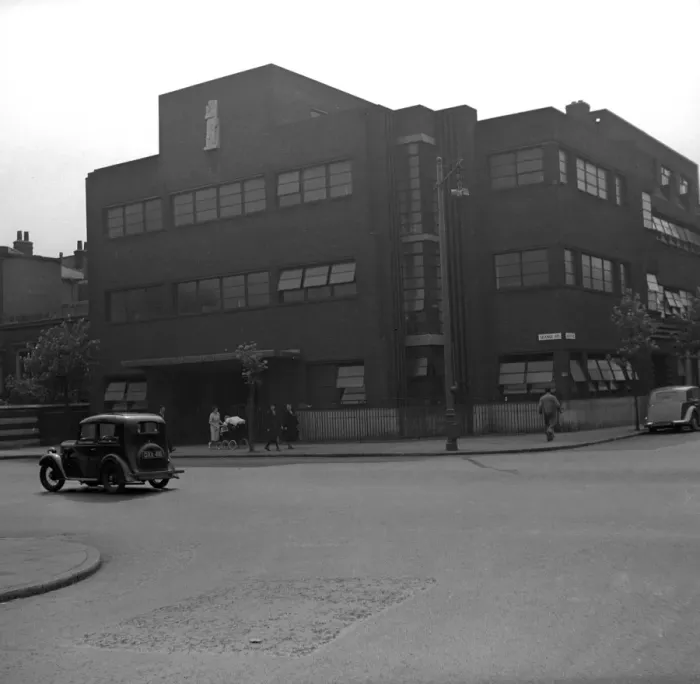 Framed Print : Bermondsey Health Centre Exterior 1949 Framed Print : Bermondsey Health Centre Exterior 1949