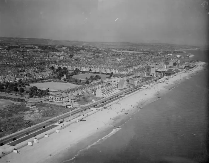 Framed Print : Bexhill-on-Sea beach photographed from the air April 1946 Framed Print : Bexhill-on-Sea beach photographed from the air April 1946