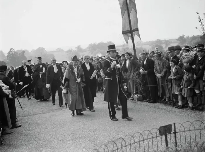 Framed Print : Bexley Carter celebrations ( incorporation as a borough ); the Mayoral procession