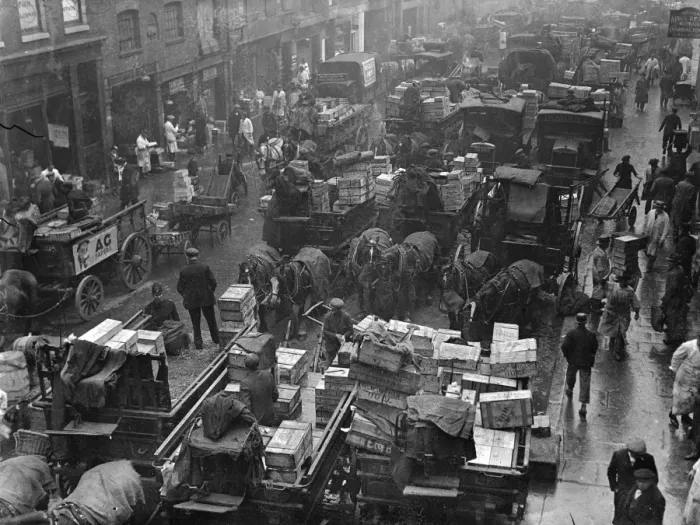 Framed Print : Billingsgate Fish Market is already working at top pressure to deal with the terrific